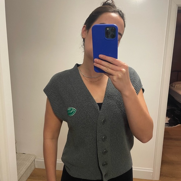 BDG Charcoal V-Neck Sweater Vest - Picture 3 of 3